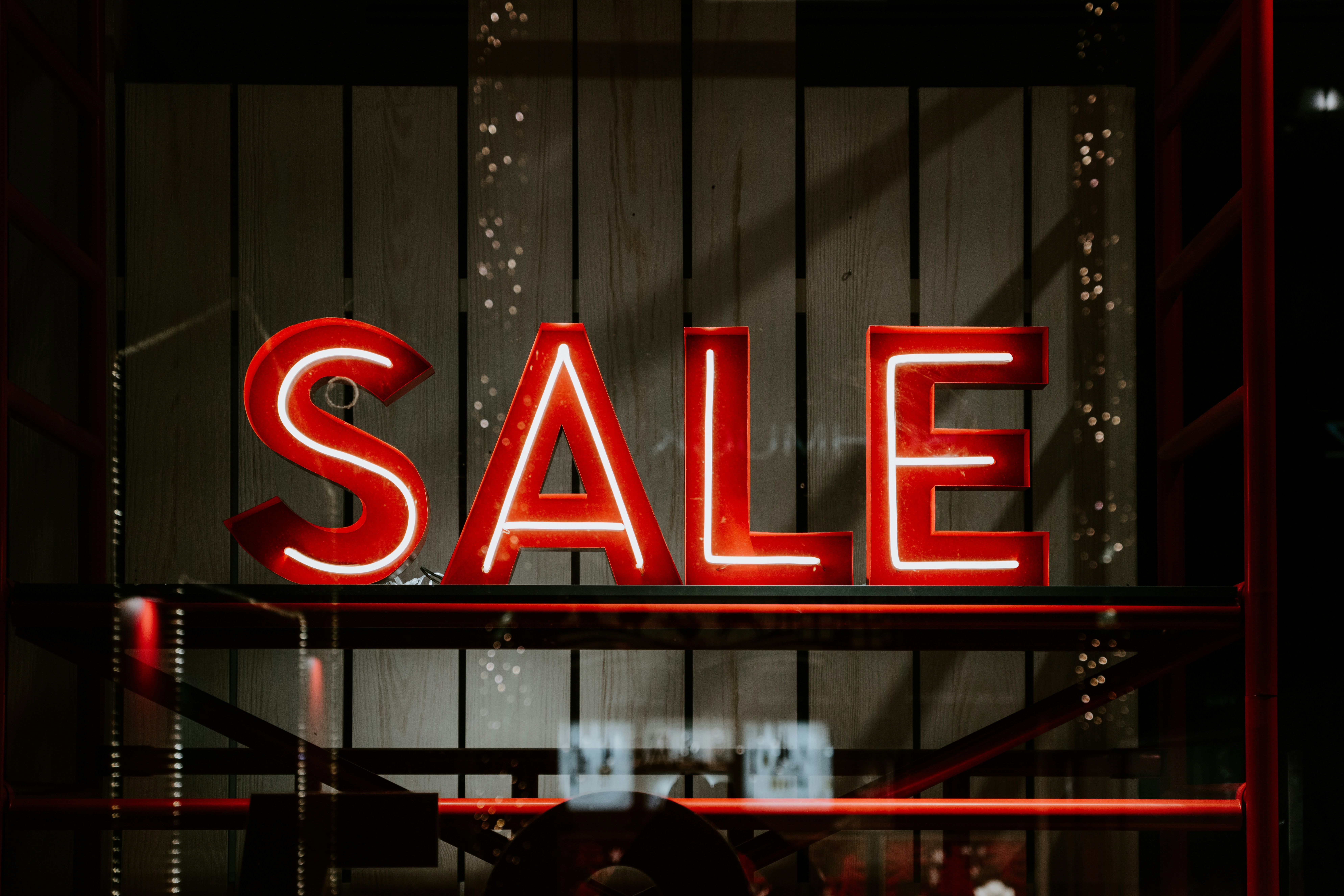Get Customers to Fall in Love with Holiday Marketing Deals